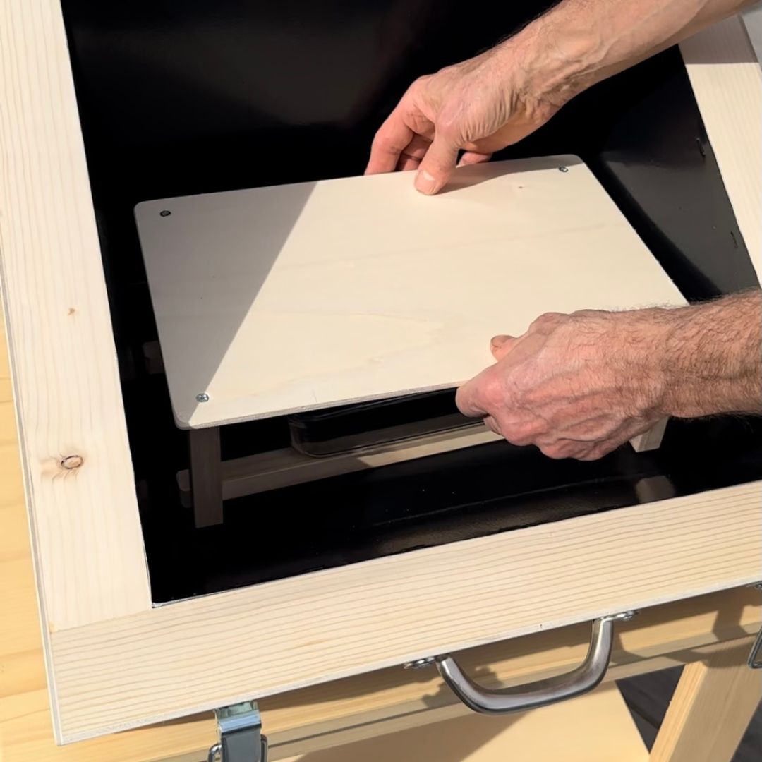 Interior floor of solar oven tank